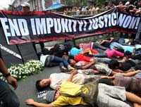 Filipinos-protest-extra-judicial-killings-in-Manila