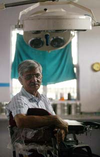 Prem-Kumar-Khullar-is-looking-for-a-few-good-Canadians-to-help-him-help-the-poor-in-India