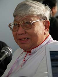 Bishop-frowns-on-Manny_s-fighting