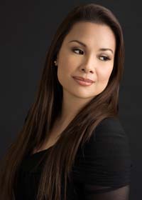 Filipina-superstar-on-stage-at-PNE