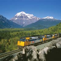New Canadians get special rate for VIA Rail