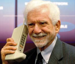 The-mobile-phone-then-now-and-the-future