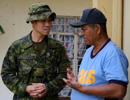 Canadian-soldiers-help-in-disaster-relief