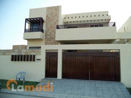 A-mansion-in-Karachi-versus-a-townhome-in-Vancouver