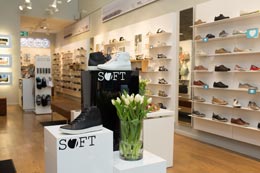 Ecco-Shoes-opens-new-Robson-store