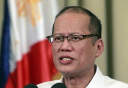 Trash-talk-stops-as-Aquino-comes-to-Canada