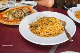 Sherman_Restaurant-Review-That-Place-4-Pasta-&-Pizza
