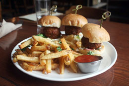 Drunken-Noms_Restaurant-Review-Six-Acres