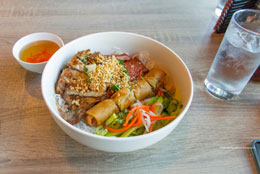 Sherman_Restaurant-Review_Pho-DLite