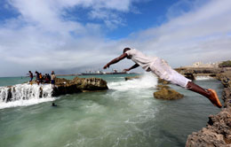 Tourists-are-heading-to-Somalia-to-see-the-ruins-of-a-two-decade-civil-war