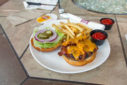 Sherman_Restaurant-Review-Fort-Pub-&-Grill