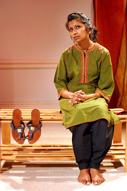 One-woman-show-details-family-life-during-first-Gulf-War