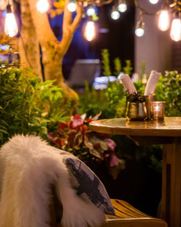Iconic-Vancouver-hotel-transforms-into-winter-wonderland