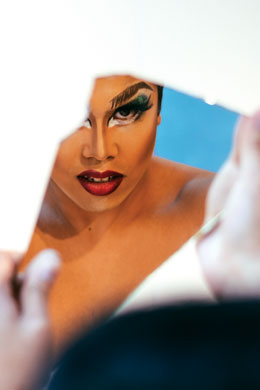 Vancouver-Fringe-Festival-features-Clown-Drag-Karaoke-Extravaganza