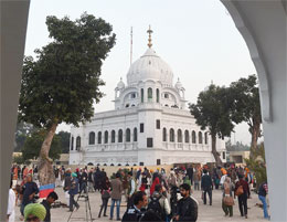 University-pays-homage-to-Guru-Nanak