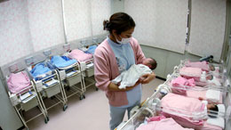 China_South-Korea-battle-population-woes