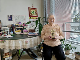 Aging-gracefully-at-Harmony-House