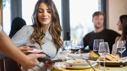 Canadas-restaurant-industry-is-in-crisis