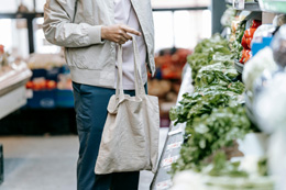 Canadians-are-getting-poorer-at-an-alarming-rate